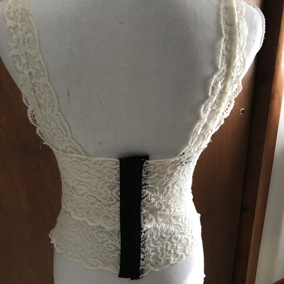 Lace bebe top - Picture 2 of 4